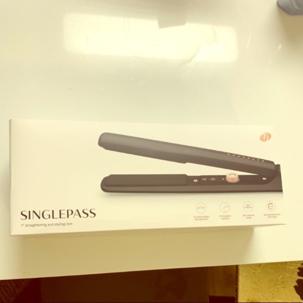 T3 Single Pass Hair Straightener- brand new!